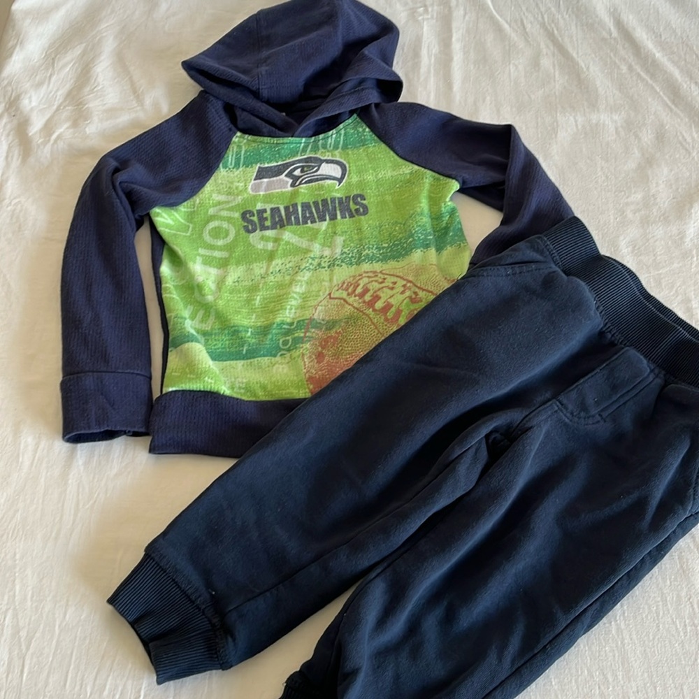 2T Seattle Seahawks football bundle